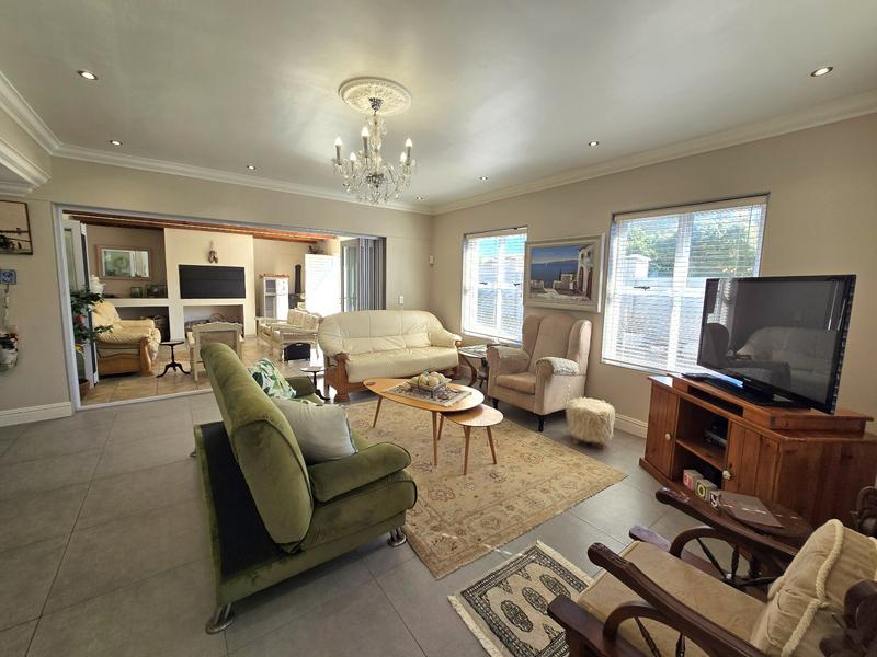 3 Bedroom Property for Sale in Britannia Bay Western Cape